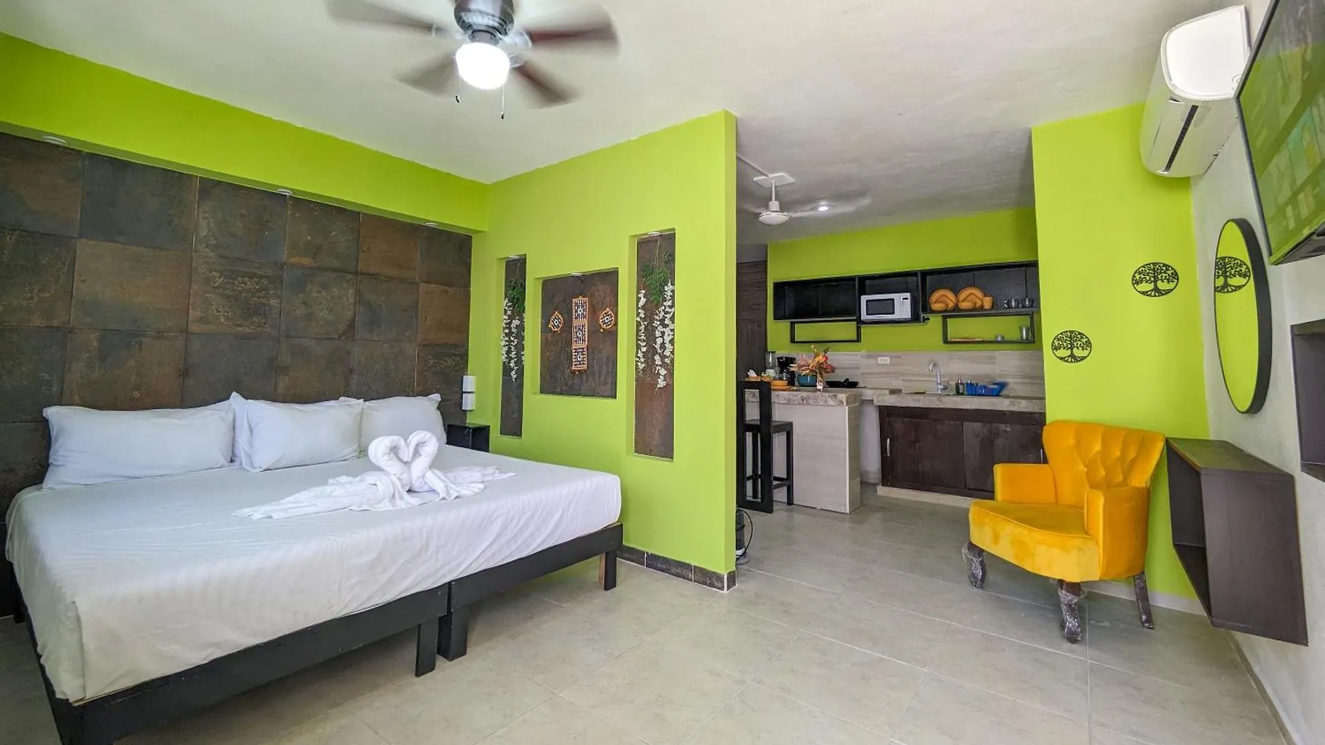 B4 Romantic Beachside Escape Ubud Theme Memory Foam King Bed Kitchen Ac Playa del Carmen 0*,  Mexico