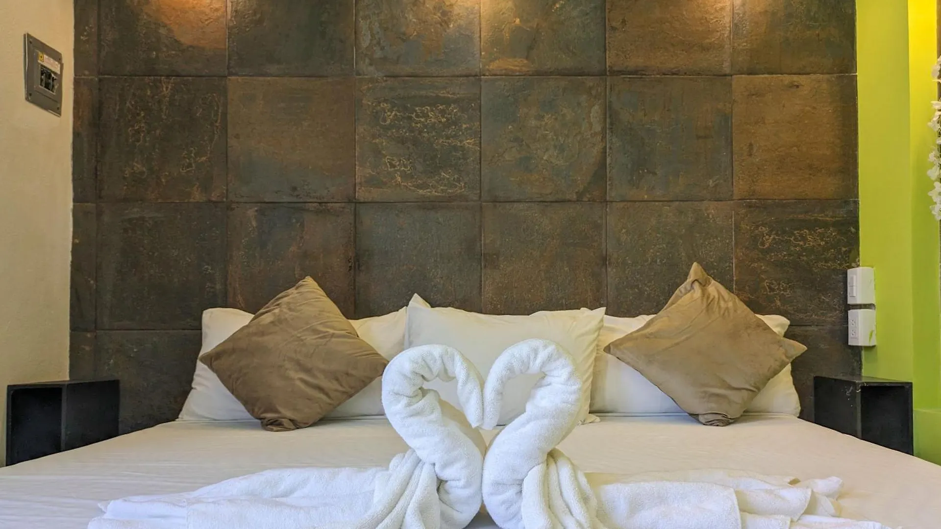 Apartment B4 Romantic Beachside Escape Ubud Theme Memory Foam King Bed Kitchen Ac Playa del Carmen Mexico
